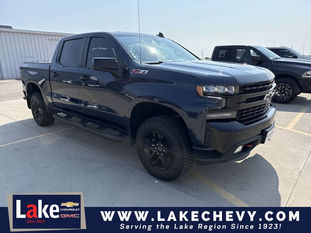 2021 Chevrolet Silverado 1500 LT Trail Boss in Northsky Blue Metallic — front three-quarter view